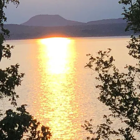 Lela Lakeside A Vizek Szerelmeseinek アパート