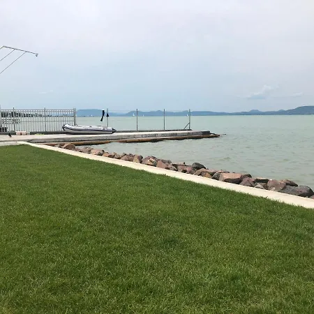 アパート Lela Lakeside A Vizek Szerelmeseinek