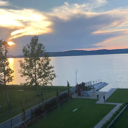 Апартаменты Lela Lakeside A Vizek Szerelmeseinek Балатонлелле