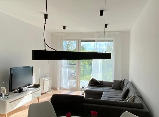Lela Lakeside A Vizek Szerelmeseinek Apartmán