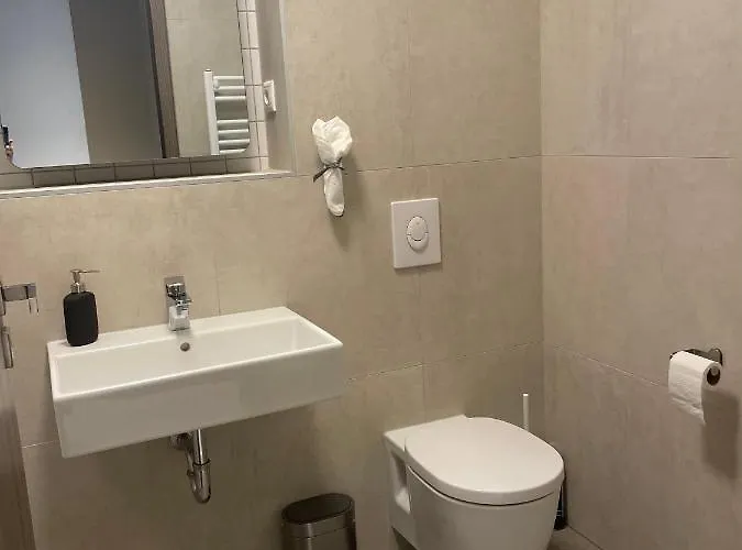 Lela Lakeside A Vizek Szerelmeseinek Apartmán